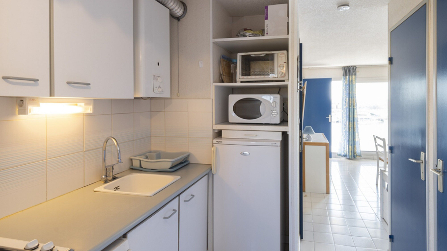 Private kitchen 5, Apartment in Agde Near Sandy Beach, Hérault