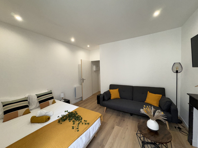 Living room 3, Cozy Urban Nest Near Le Mans, Sarthe
