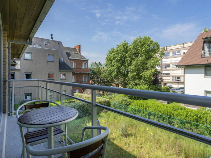 Balcony 4, Sunny Flat in Maeterlinck Residence Near Seaside, West-Vlaanderen