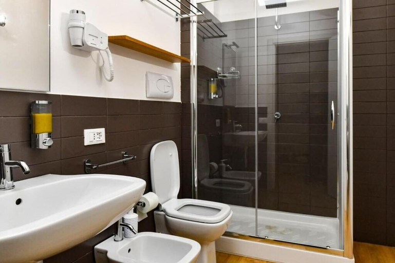 Bathroom 5, Ballarooms B&B Palermo Centro, Palermo