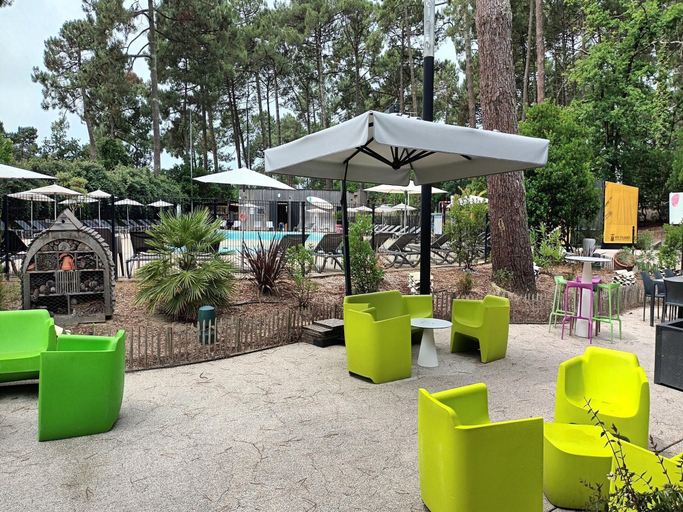 Terrace/patio, Apartment by Opal Coast Beach With Pool Access, Gironde