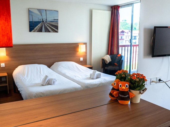 Room, Apartment in Urrugne With Ocean Views, Pyrénées-Atlantiques