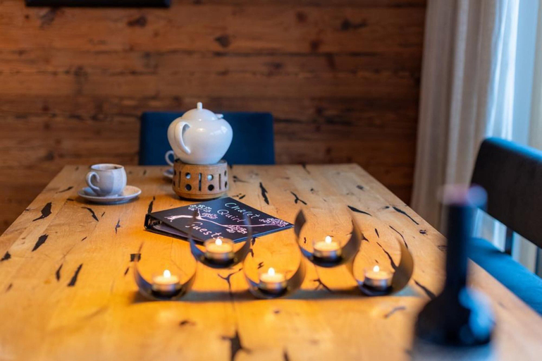 Dining 3, Chalet in Neukirchen Near Ski Arena Wildkogel, Zell am See