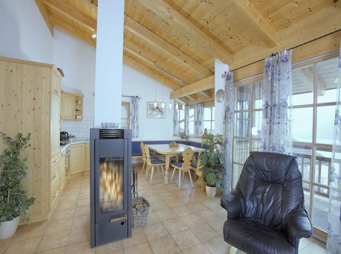 Game room, Wald im Pinzgau Tranquil Getaway, Zell am See