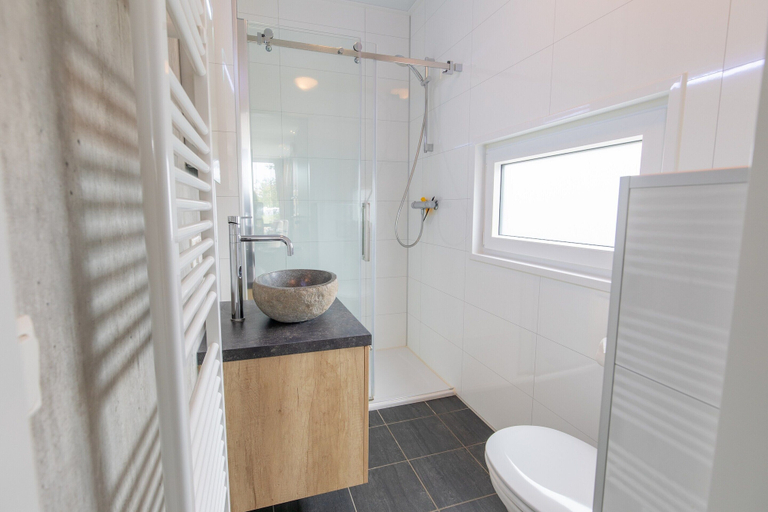 Bathroom 5, Chalet by Beach and Harbor with Terrace, Bergen