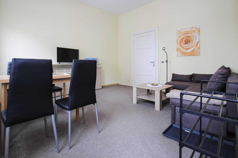 Dining 4, Apartment in Malchow With Terrace, Mecklenburgische Seenplatte
