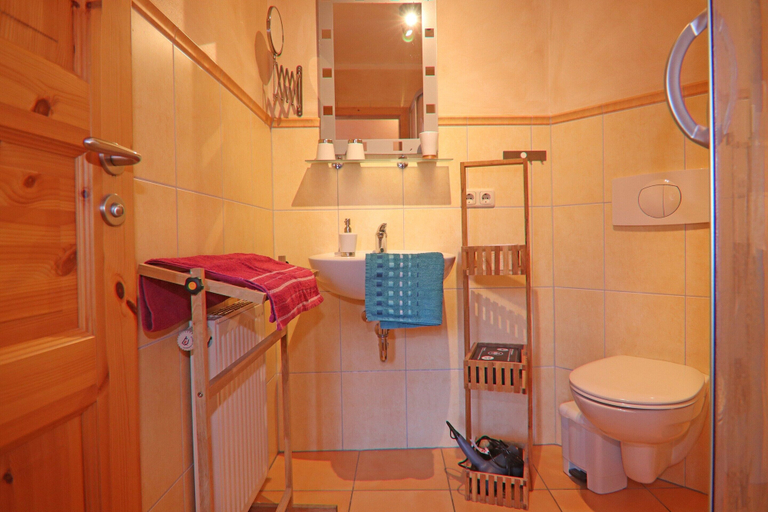 Bathroom 2, Einladende Ferienwohnung im Zentrum von Robel, Mecklenburgische Seenplatte