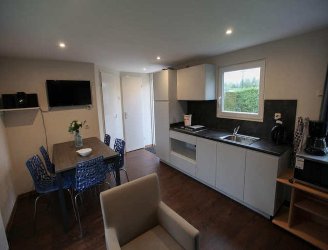 Dining 5, Detached Chalet for 5 People in Terwolde, Voorst