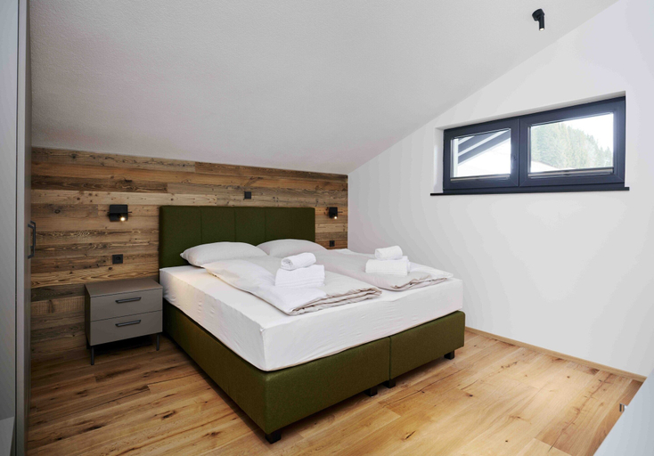 Room 4, Apartment in Berwang with Ski-In & Sauna, Reutte