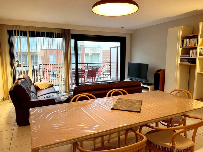 Dining 3, Cozy 2-bedroom Apartment Near Koksijde Beach, West-Vlaanderen