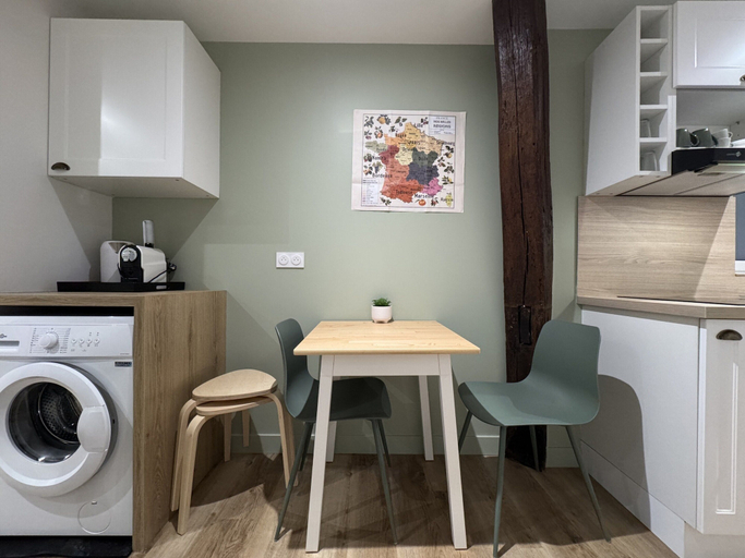 Dining 4, Duplex in Le Mans Hyper, Sarthe