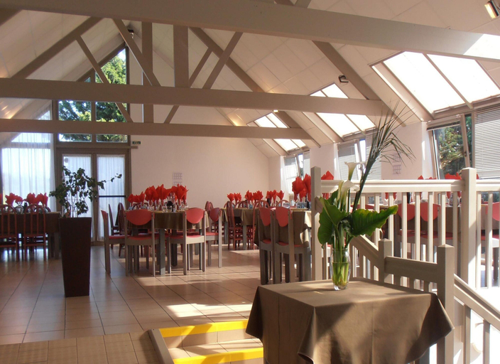 Dining 4, Charming Apartment for Five Guests, Manche