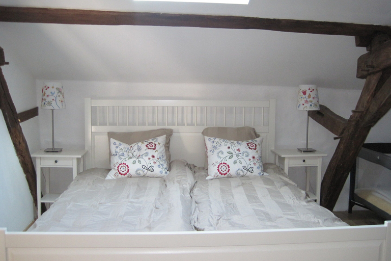 Room 2, Cottage in Pyrenees With Pool & Golf, Hautes-Pyrénées