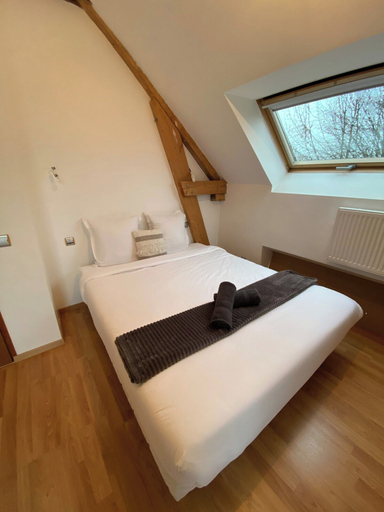 Room 3, Relaxed Luxury in the Sarthe Countryside, Sarthe