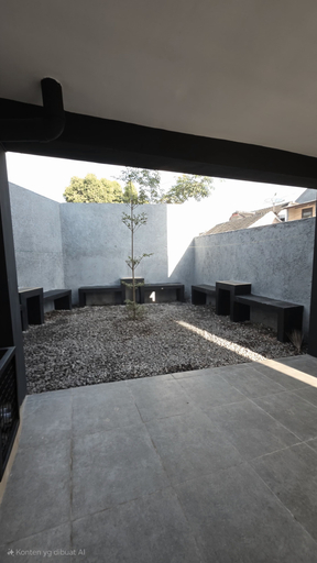 Others 5, Mezzanine kost, Jember