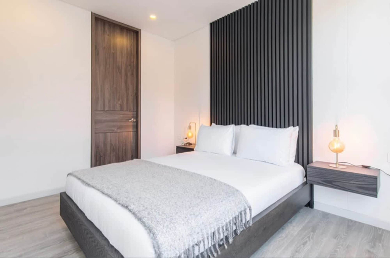 Room 5, Unique 3 BR Apartment in Usaqu n, Santafé de Bogotá