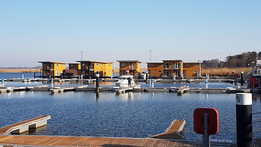 Exterior 5, Hausboot in Kroeslin am Bodden, Vorpommern-Greifswald