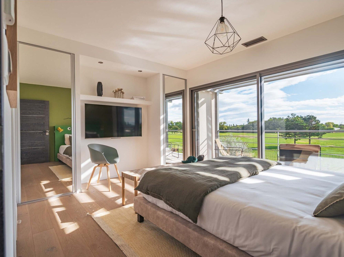 Room 3, Villa 4 Bedrooms 8 PAX, Hérault