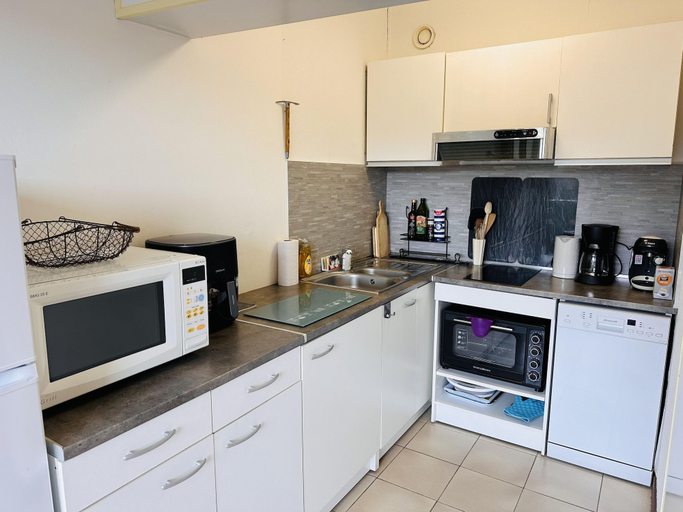 Room 4, Studio With a Shared Pool Near the Beaches - 2244, Alpes-Maritimes