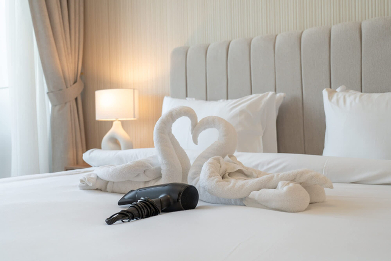 Room 4, Stay in Studio City at Celia Residence Perfect for 2, Dubai