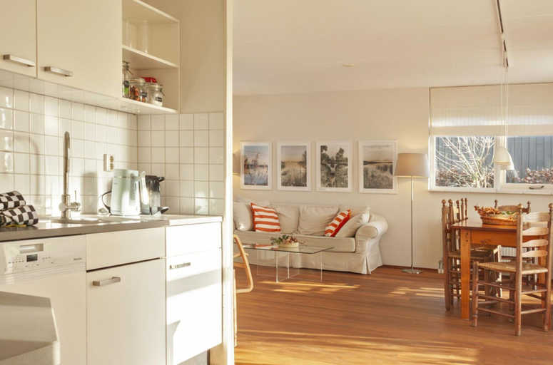 Private kitchen 2, Holiday Home in Terherne Near Scenic Friesland, Boarnsterhim