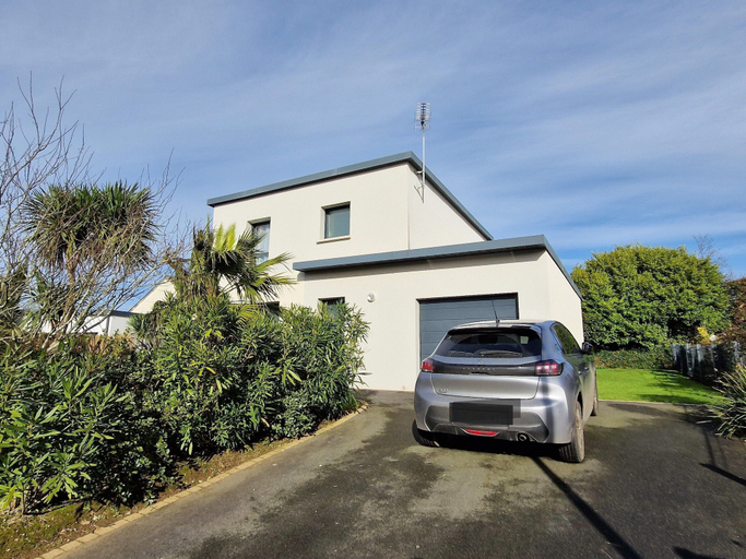 Exterior, Modern House Near the Coast, Finistère
