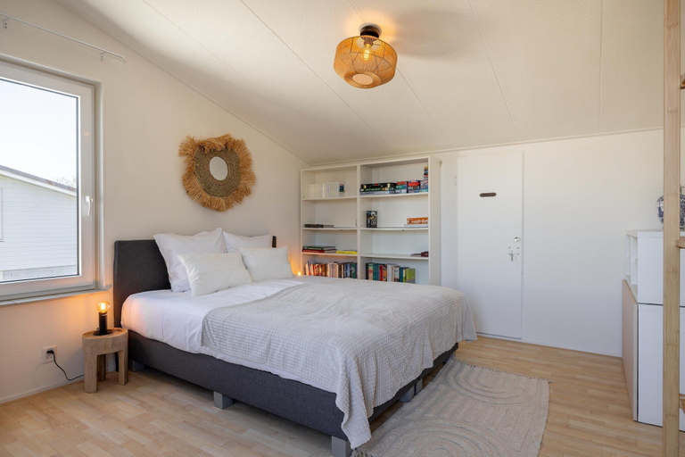 Room 3, Holiday Home in Zeeland Near Sophia Beach, Noord-Beveland