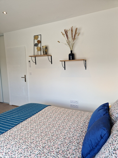 Room 4, Chic & Central - Your Retreat in Le Mans, Sarthe