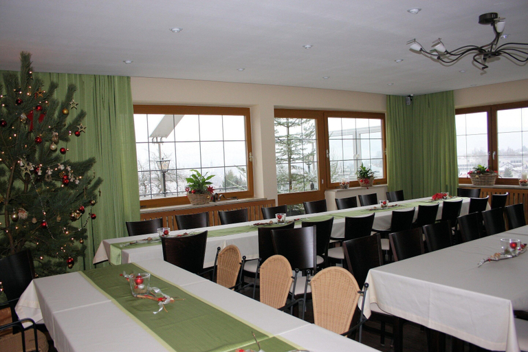 Business center 2, Gruppenhaus mit Komfortabler Ausstattung, Regen