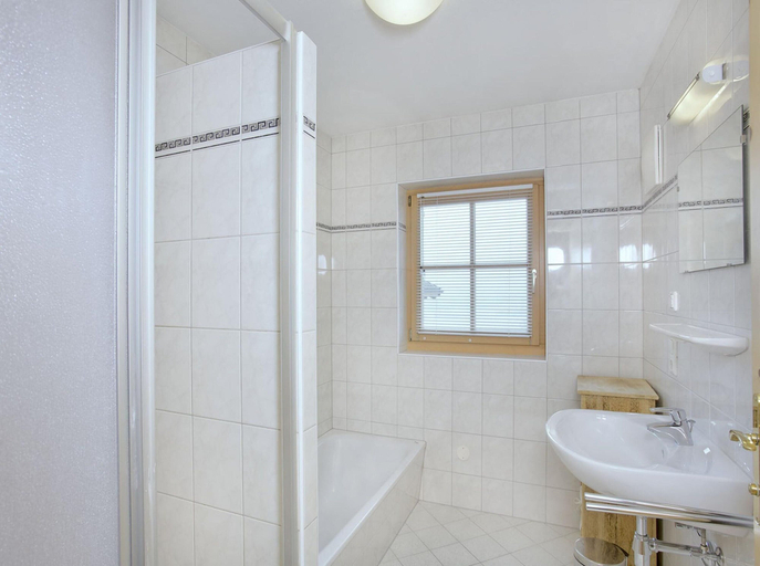 Bathroom 4, Wald im Pinzgau Tranquil Getaway, Zell am See