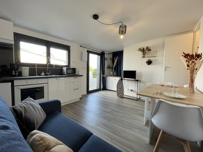 Living room 4, Apartment in Le Mans With Private Parking, Sarthe