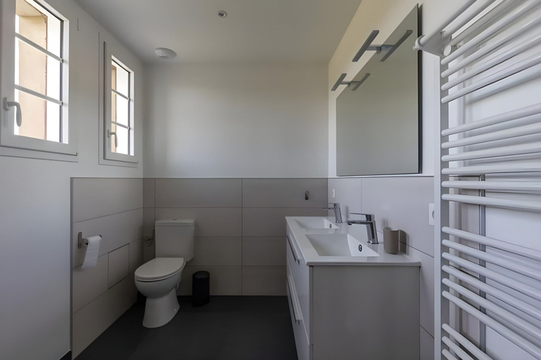 Bathroom 4, Farmhouse in Laigne Near Le Mans Circuit, Sarthe