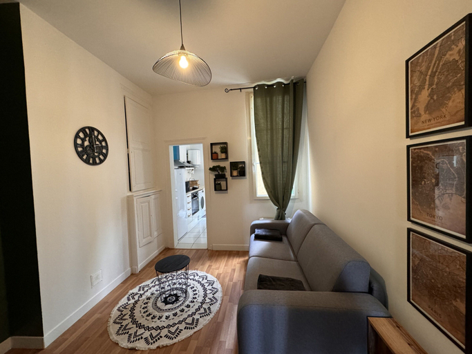 Living room 5, Refined Apartment With Courtyard in La Mans, Sarthe