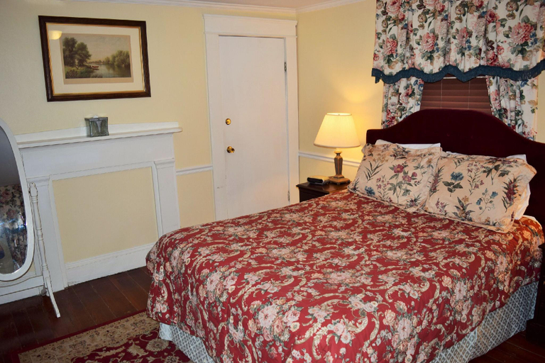 Others 3, The Inns On Bellevue, Newport