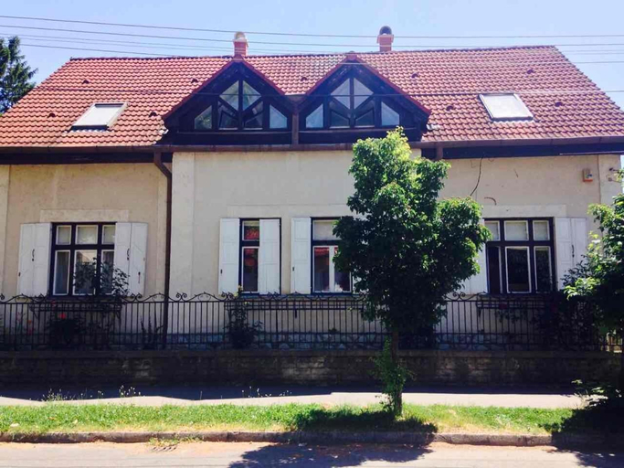 Others 4, Horvath Apartmanhaz, Kadarkút