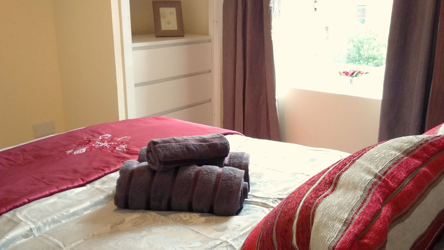 Others 5, 2 Bed Apartment in the West End, Glasgow