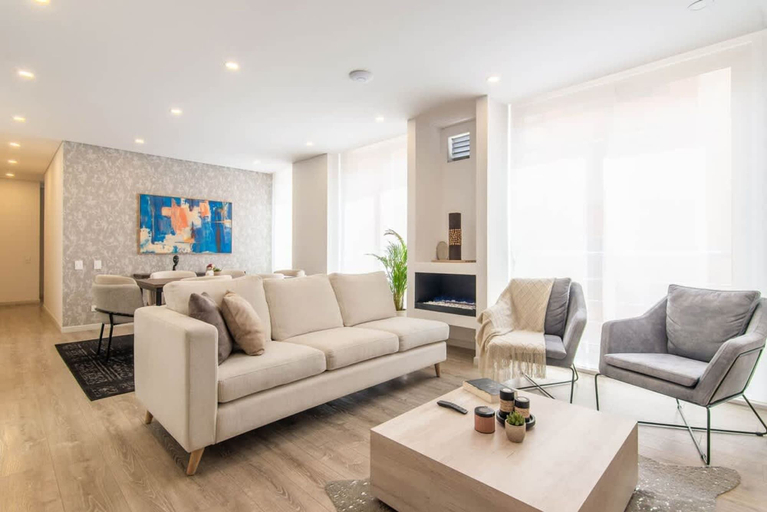 Room 5, Classy 3BR Apartment in Usaqu n, Santafé de Bogotá