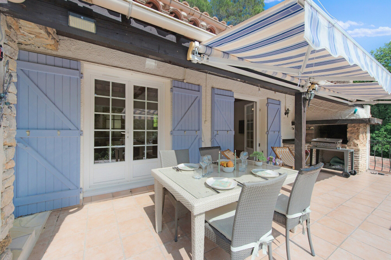 Balcony 2, Villa in Flayosc with Private Pool, Var