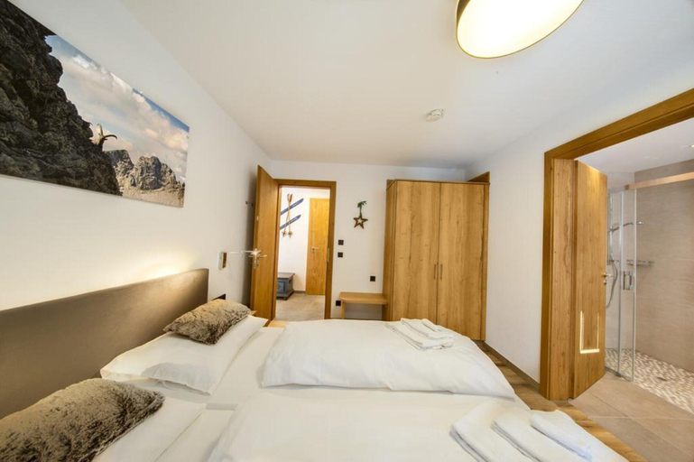 Room 5, Luxury Alpine Chalet in Neukirchen, Zell am See