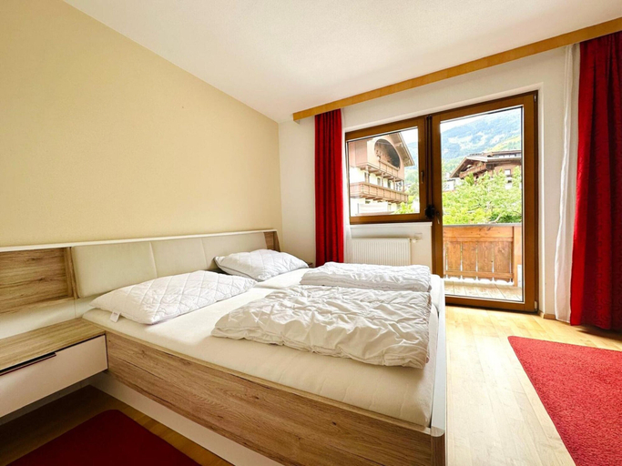 Room 3, Apartment in Fugen Near Ski Lift, Schwaz
