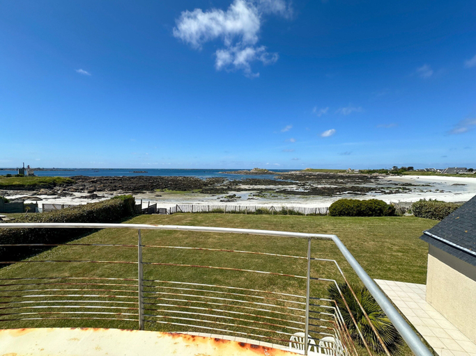 Exterior 3, House in Ploudalmezeau With Beach Access, Finistère