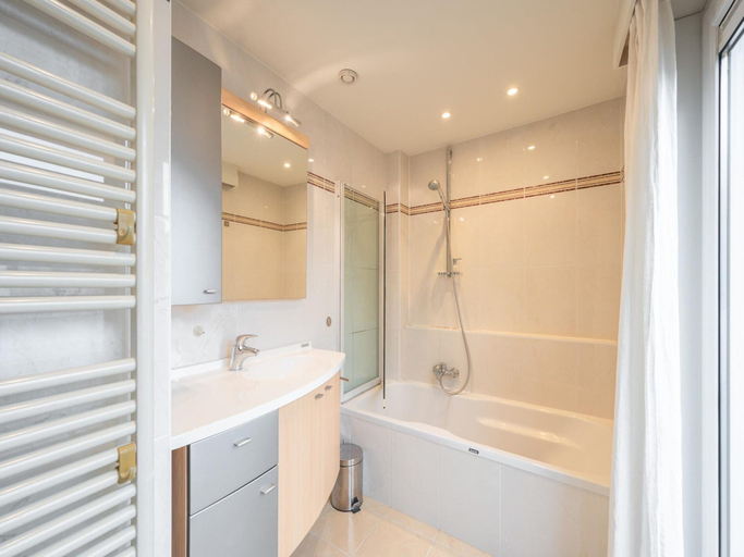 Bathroom, Stylish Stay by Rubensplein, West-Vlaanderen