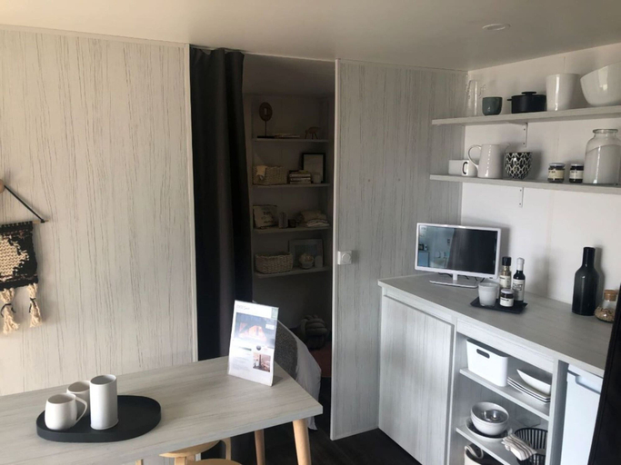 Living room 2, Lodge Near Antwerp With Nature Trails, Antwerpen