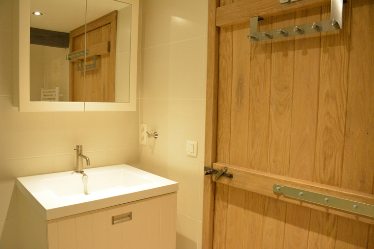 Bathroom 3, Villa in Stavelot With Lake View and Jacuzzi, Liège