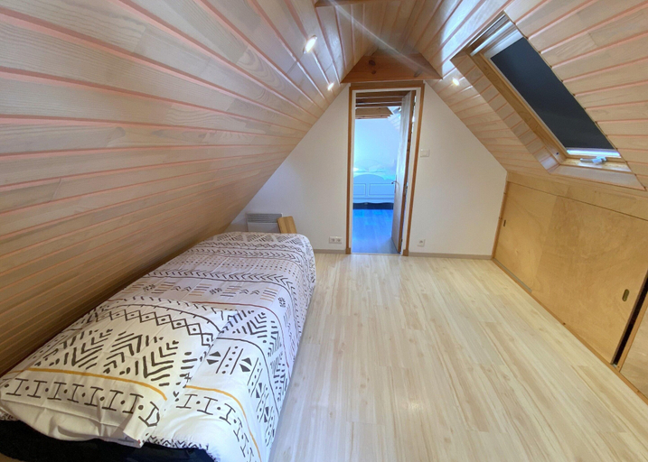 Room 2, Vacation Home in Brittany Near Pointe du Raz, Finistère