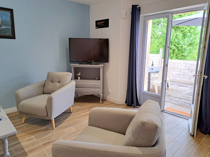 Living room 2, Holiday Home in Telgruc-sur-mer by Sandy Beach, Finistère