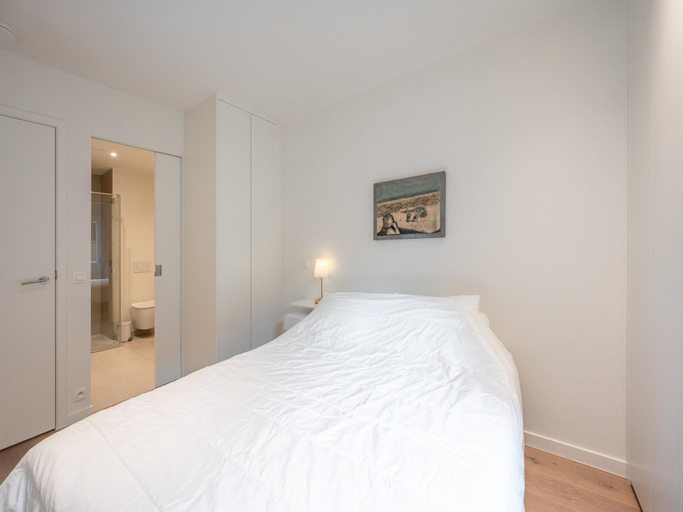 Room 2, Apartment in Knokke With Stunning Sea Views, West-Vlaanderen