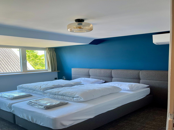 Room 2, Group Accommodation for 36 Guests, Weststellingwerf
