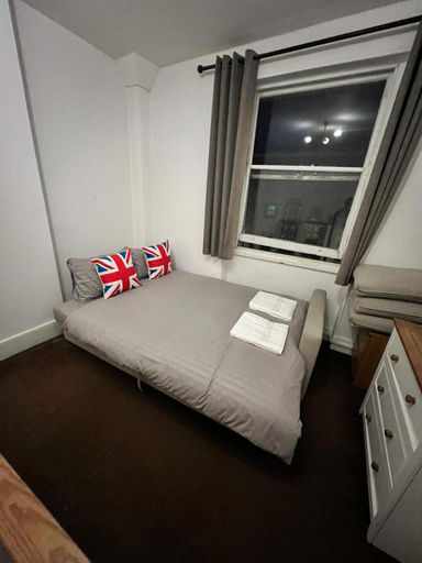 Others 5, Islington budget guesthouse, London