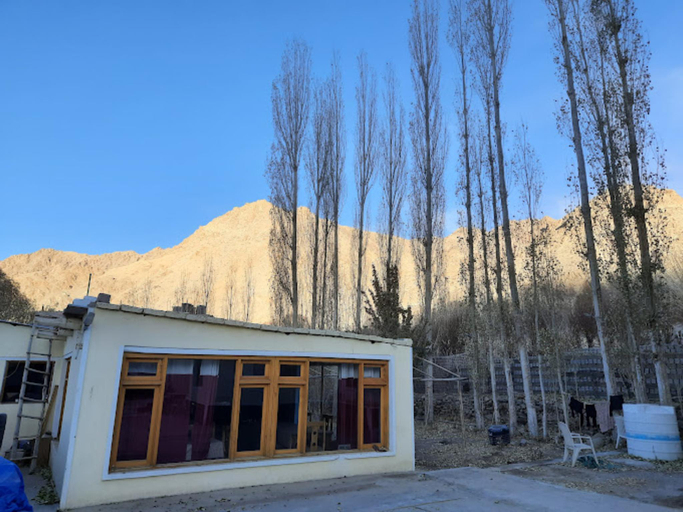 Others 4, Hotel Mountain Retreat, Leh